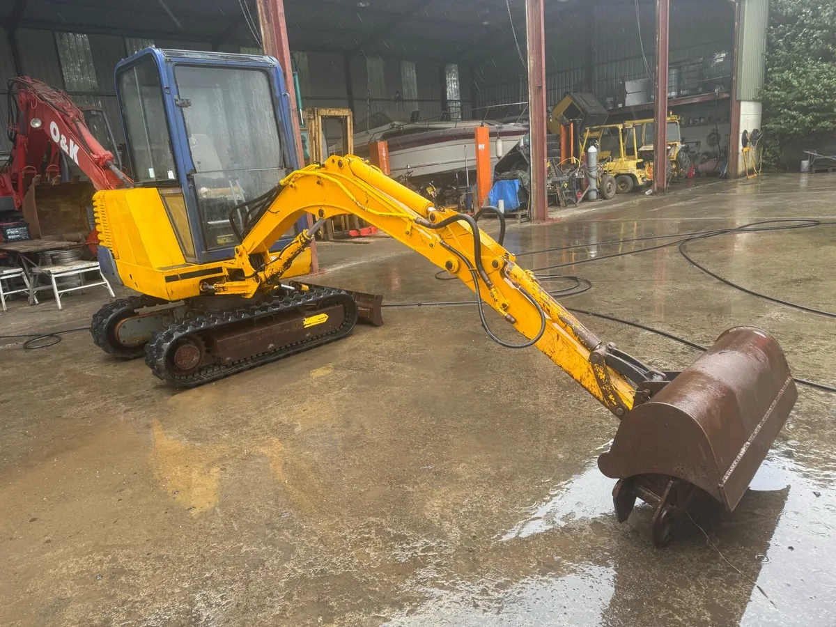 JCB 3 ton mini digger - Image 2