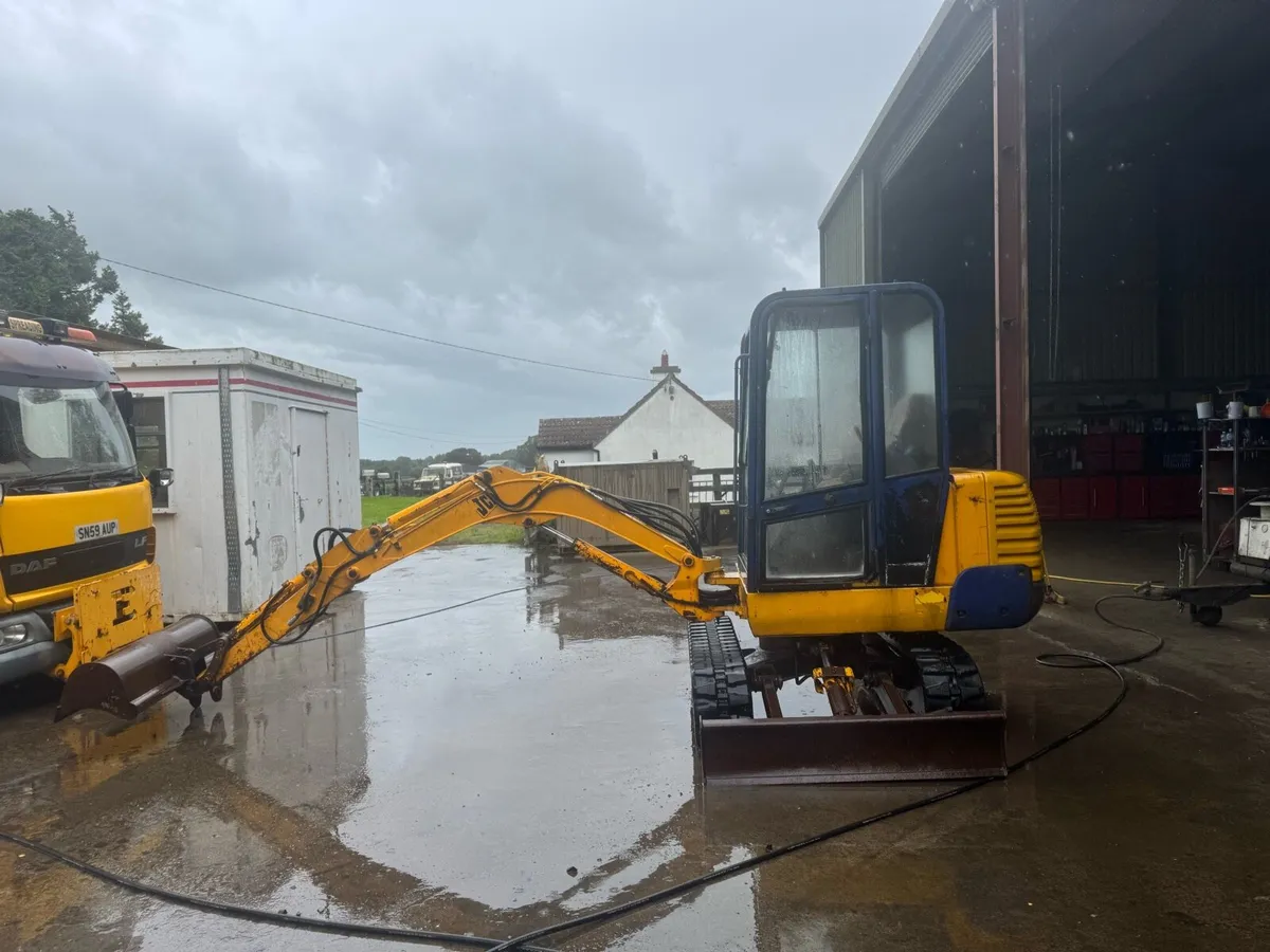 JCB 3 ton mini digger - Image 1