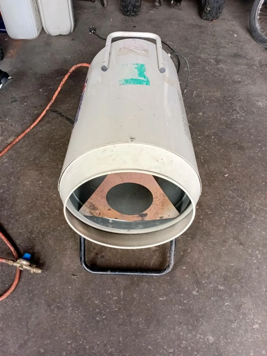 Space heater - Image 1
