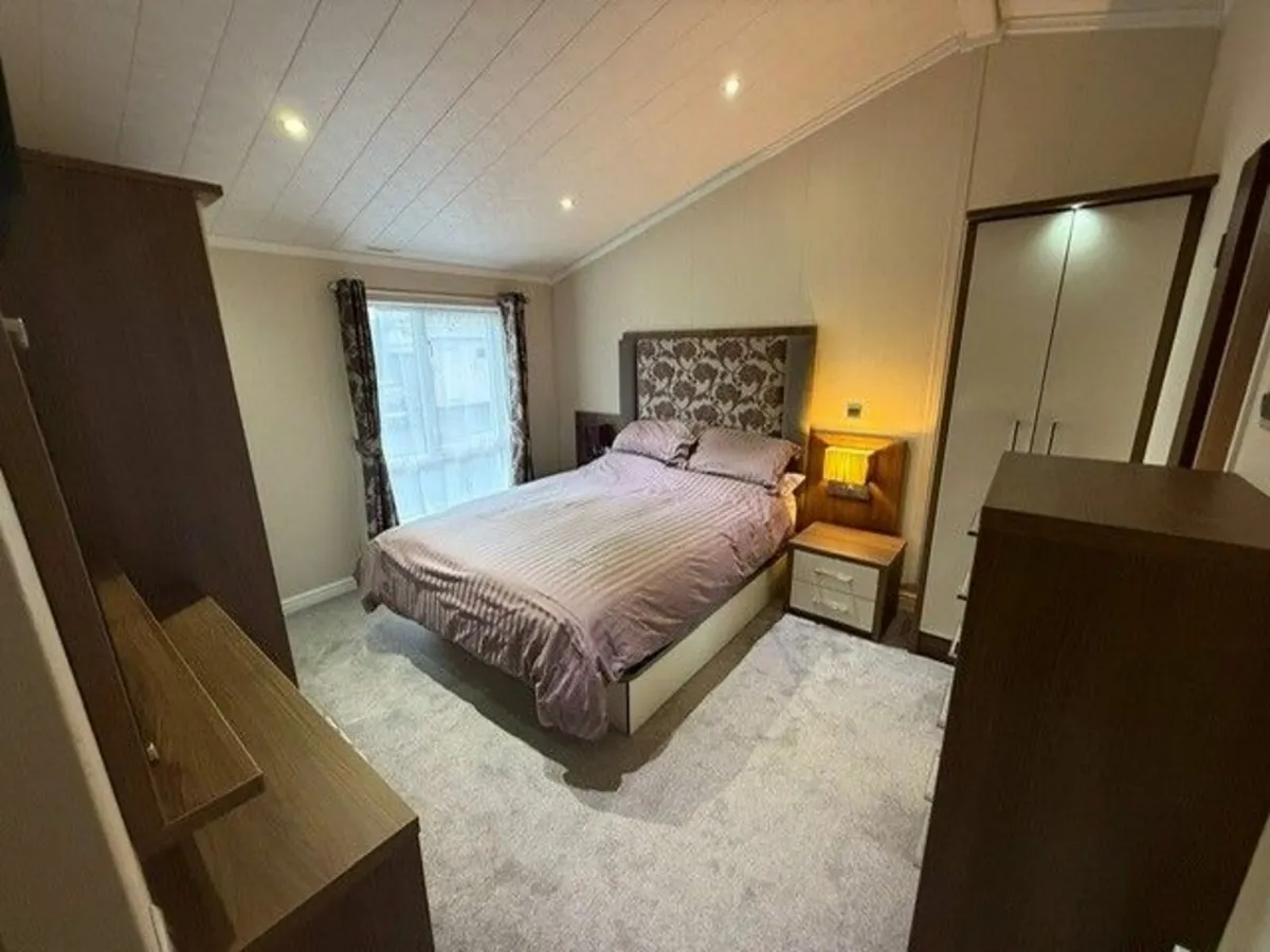 2014 Willerby New Hampshire (40ftx20ft) 3 Bedroom - Image 4