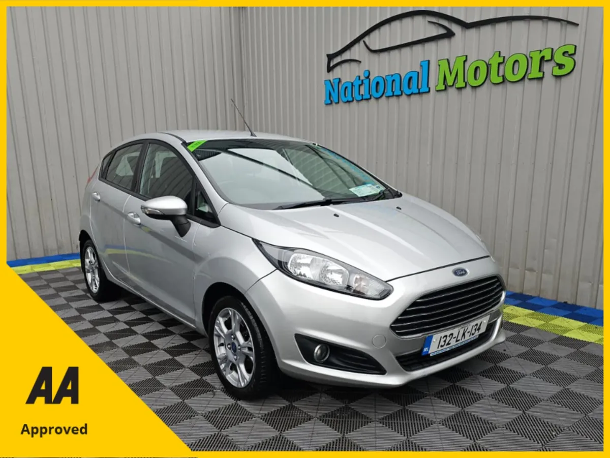2013 Ford Fiesta ZETEC 1.0 Petrol - Image 1