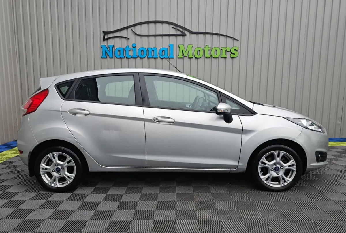 2013 Ford Fiesta ZETEC 1.0 Petrol - Image 2