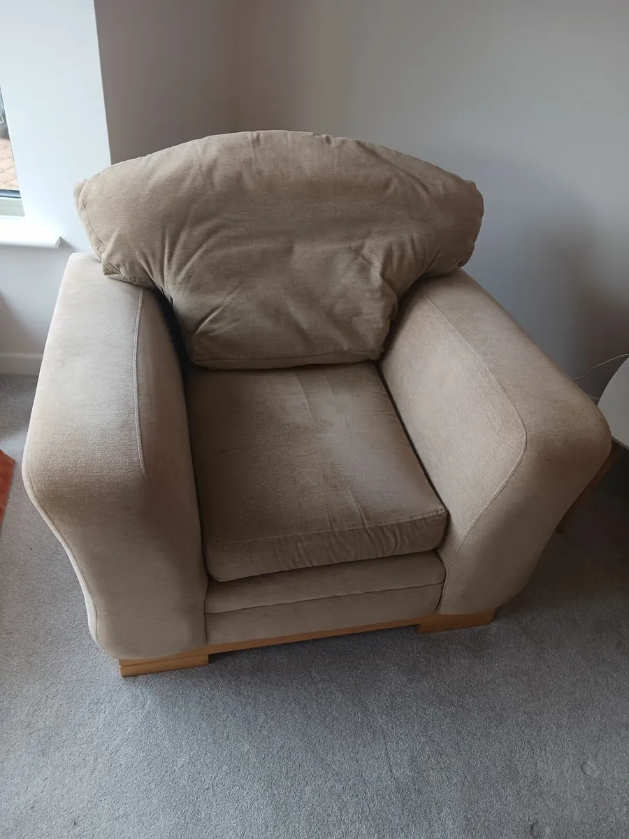 Armchair - Image 1