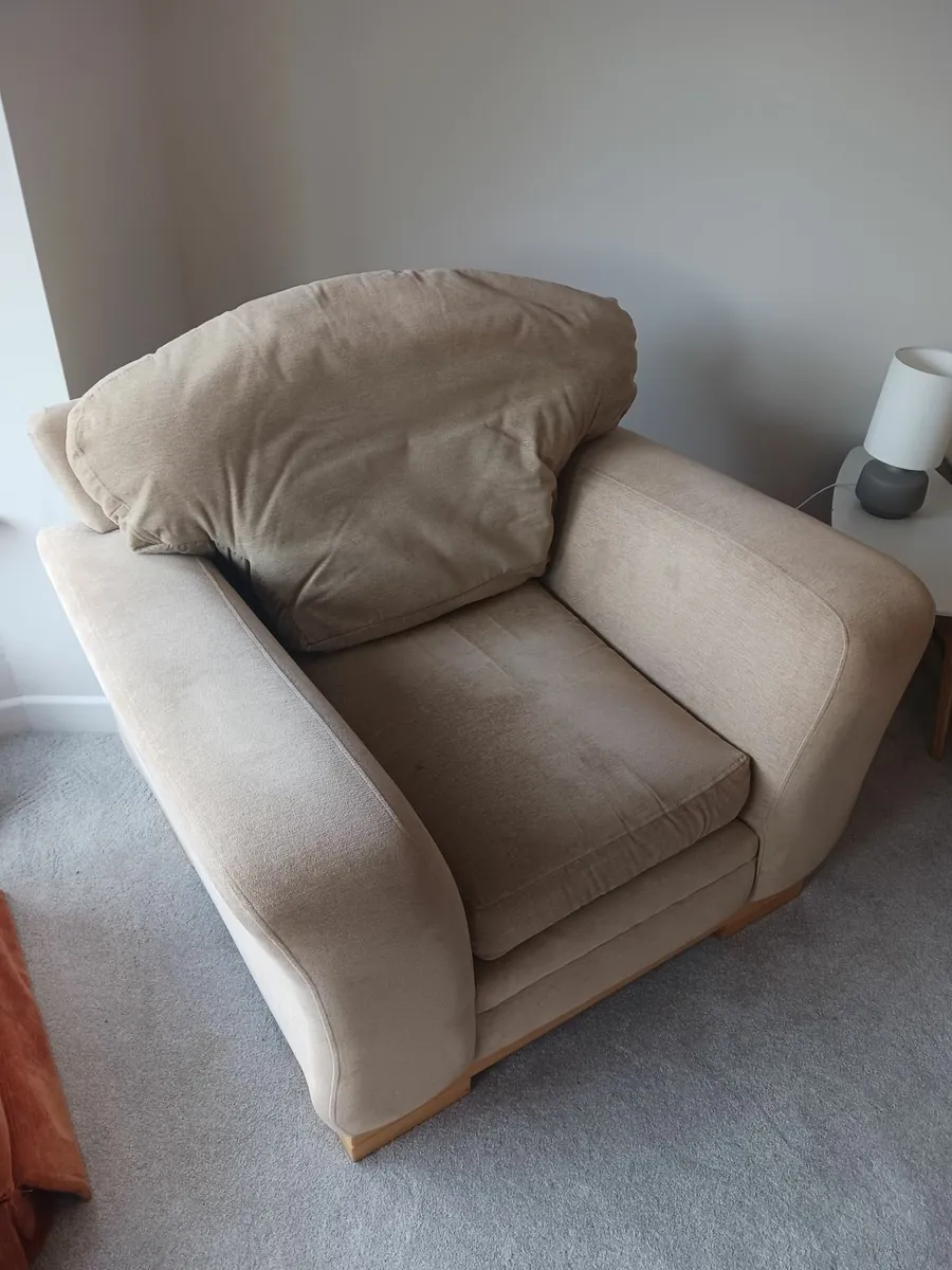Armchair - Image 2