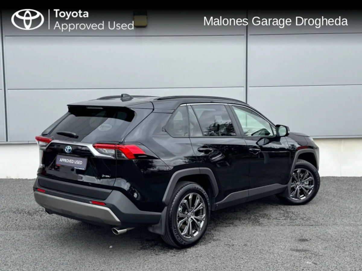 Toyota RAV4 RAV4 HYBRID PLATINUM FWD - Image 2