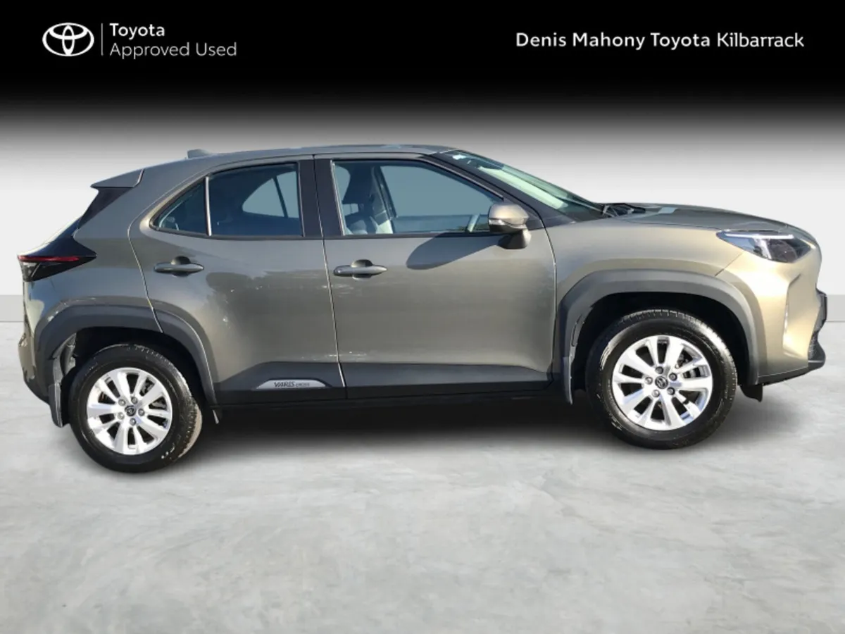 Toyota Yaris Cross CROSS LUNA 4DR AUTO - Image 3
