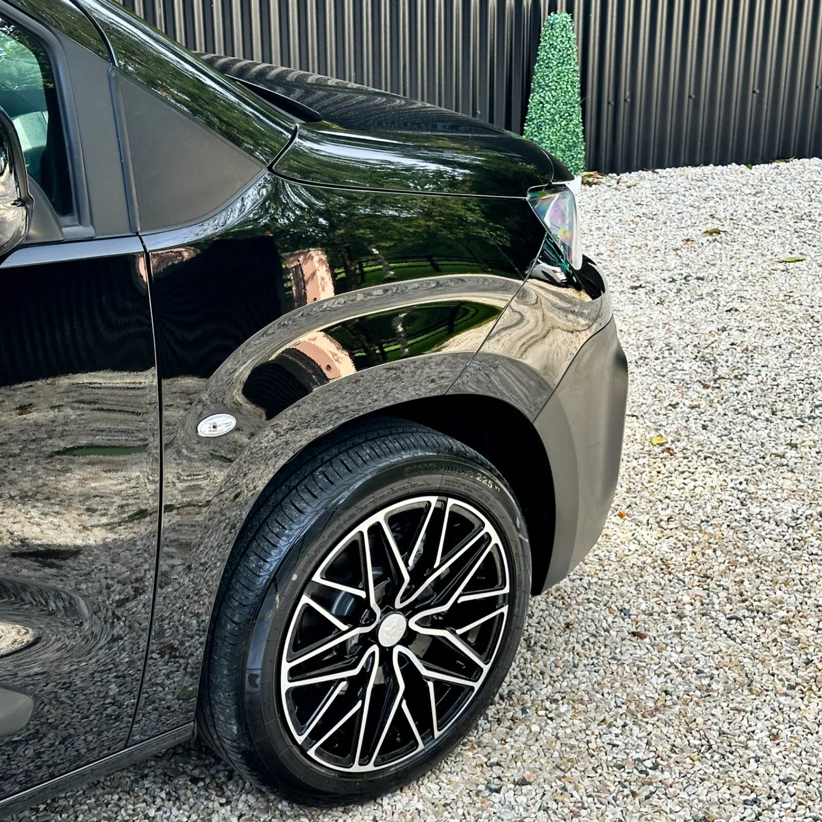 2022 (221)  Peugeot Partner Professional Premium - Image 4