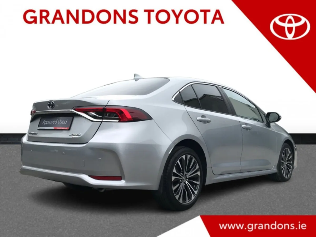 Toyota Corolla LUNA SPORT SALOON - GRANDONS - Image 2