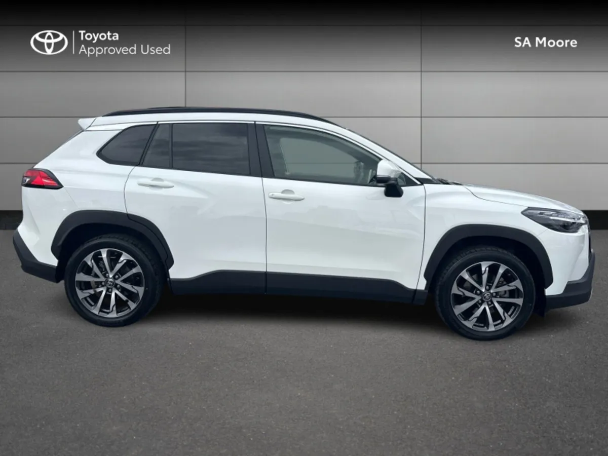 Toyota Corolla Cross HYBRID SPORT - Image 3