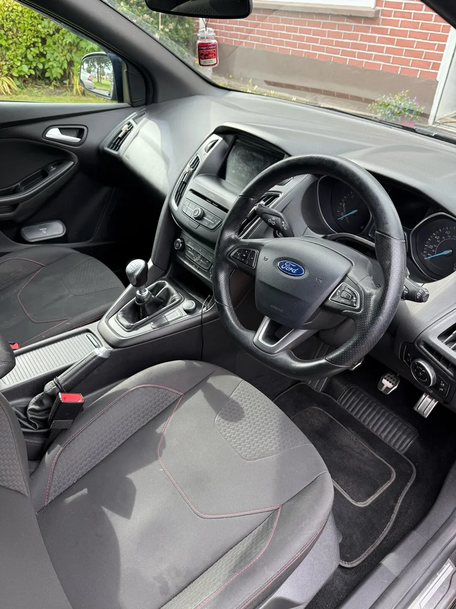 171 Ford Focus ST Line - Image 4