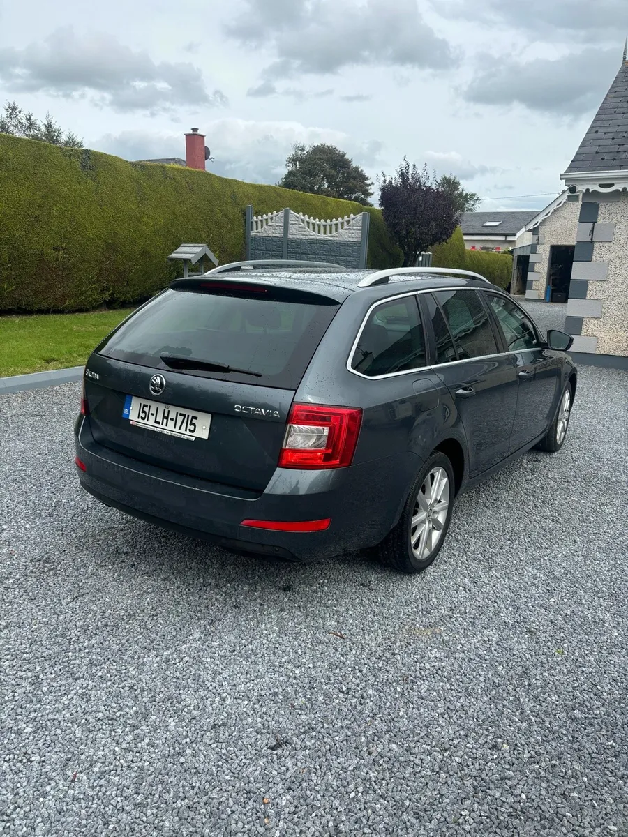 2015 Skoda Octavia estate - Image 3