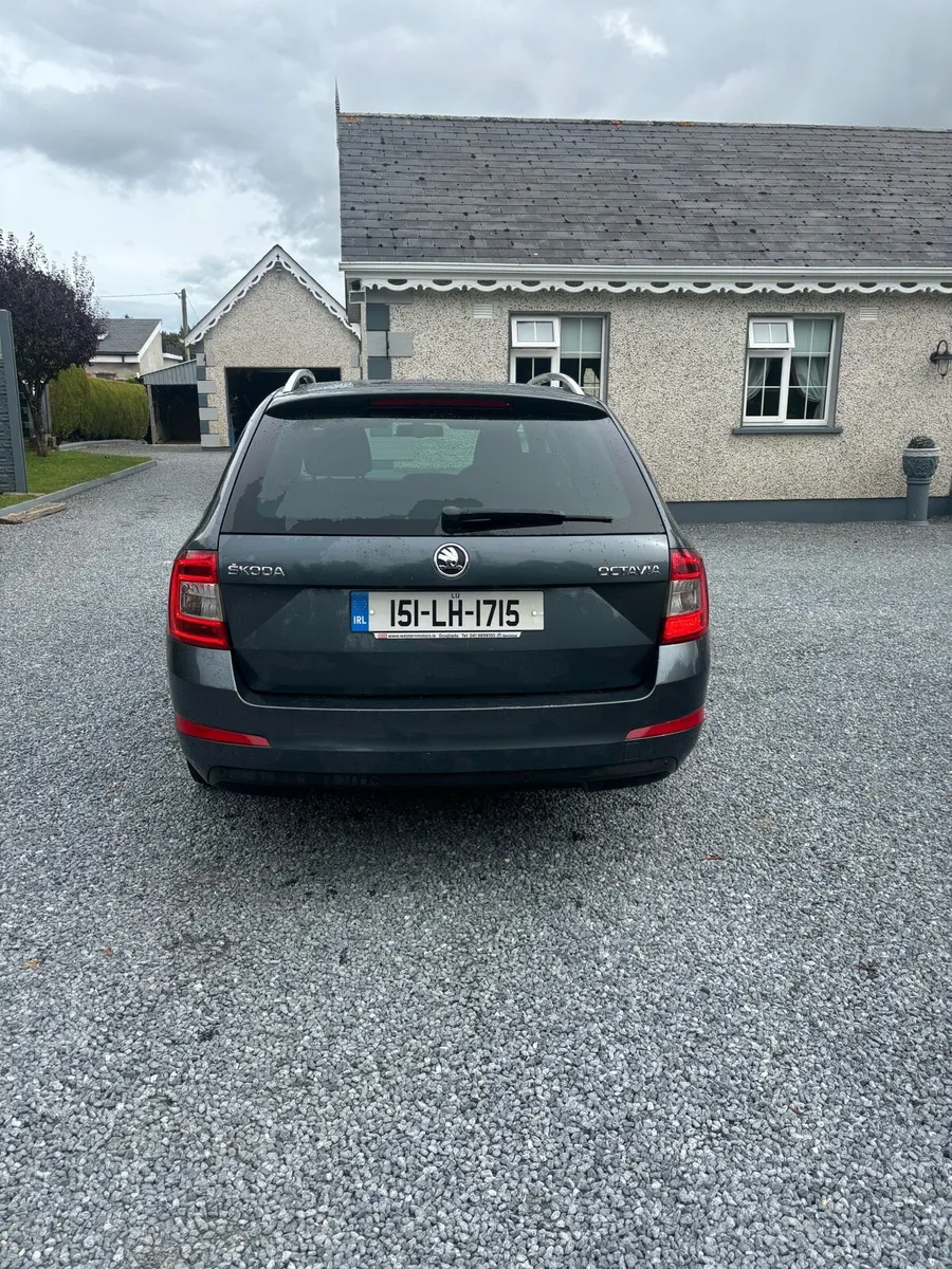 2015 Skoda Octavia estate - Image 4