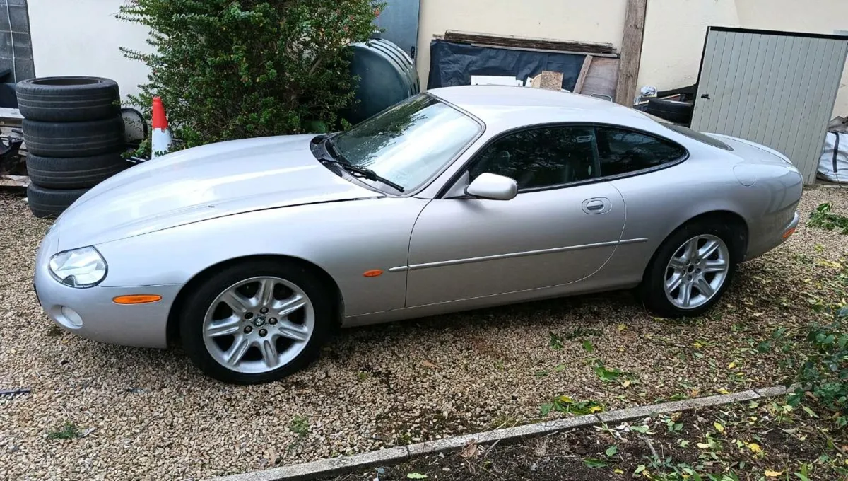 Jaguar XK8 2003 - Image 1