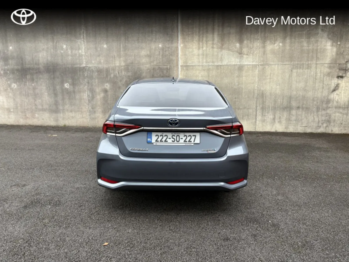 Toyota Corolla HYBRID LUNA SPORT 4DR - Image 3