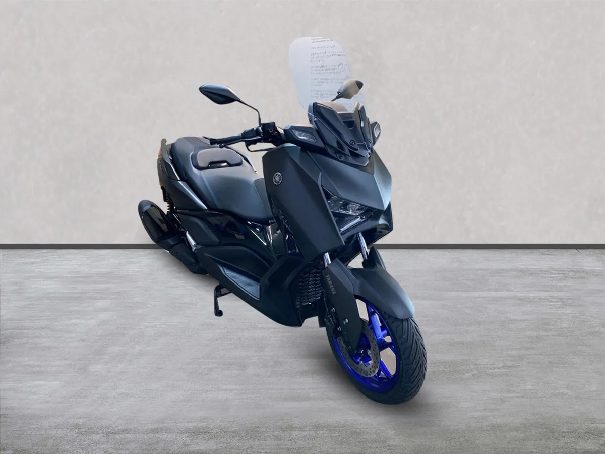 Special Offer, New Yamaha X-Max 300 25MY,SAVE £403 - Image 3