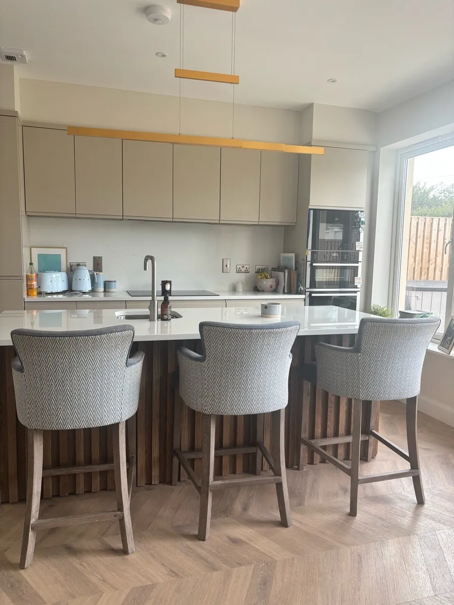 3 Ventura kitchen stools - Image 2