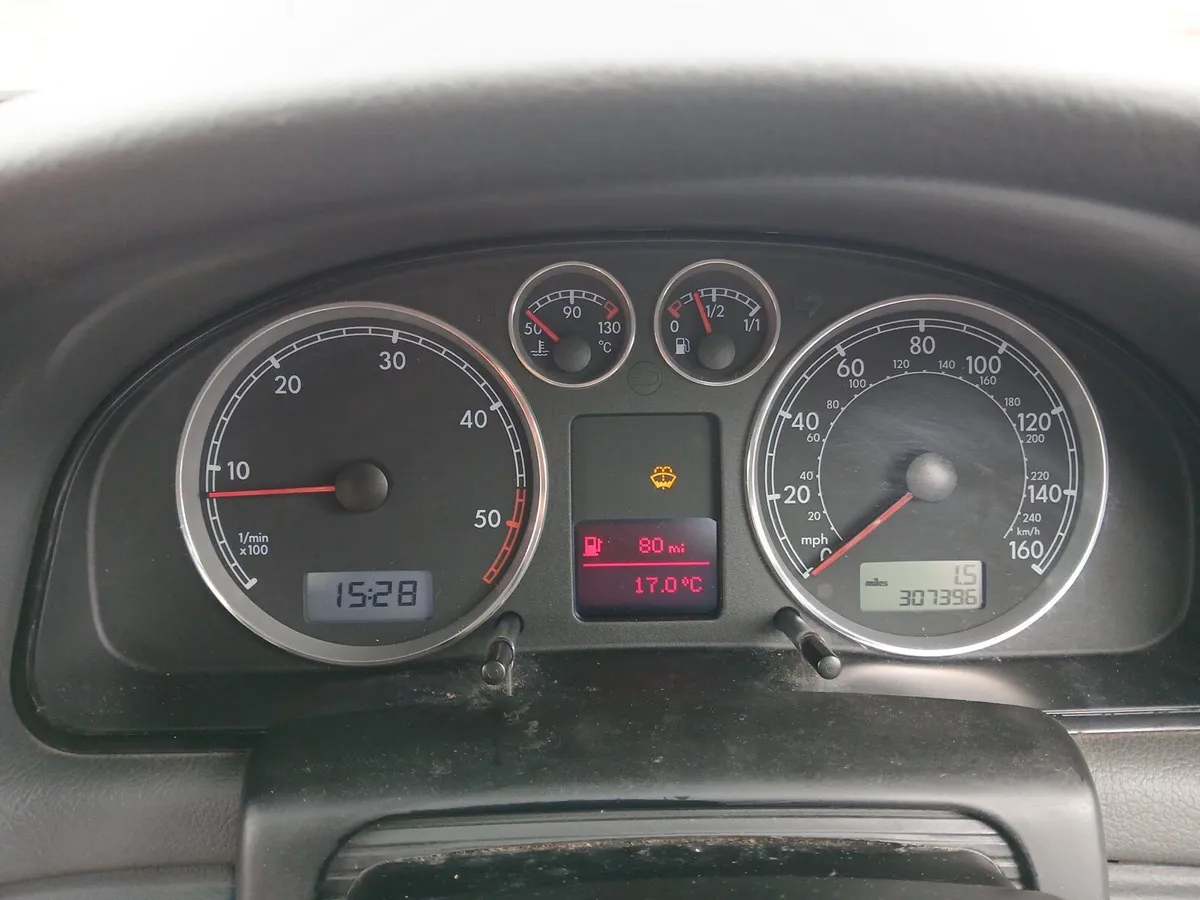 Volkswagen Passat 2005 - Image 3