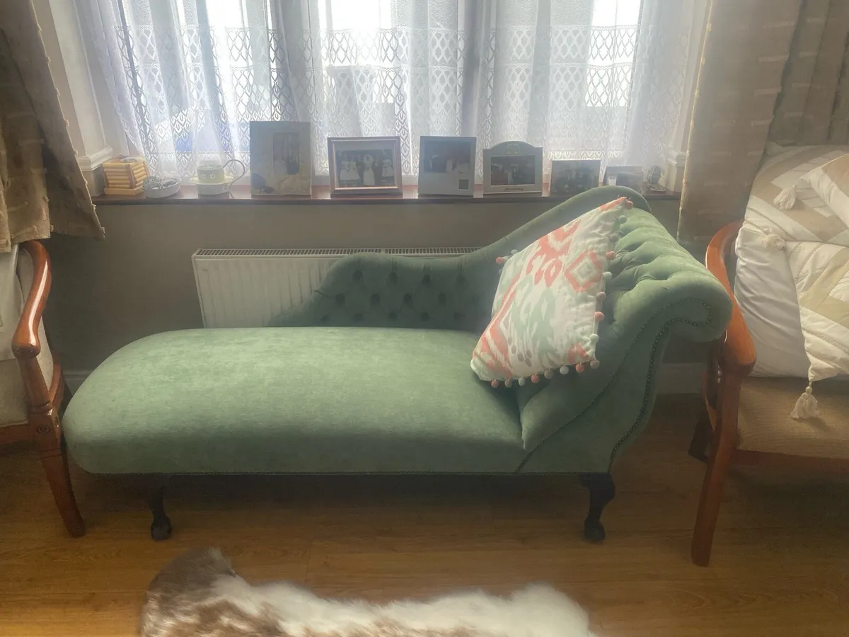 Chaise Lounge - Image 4