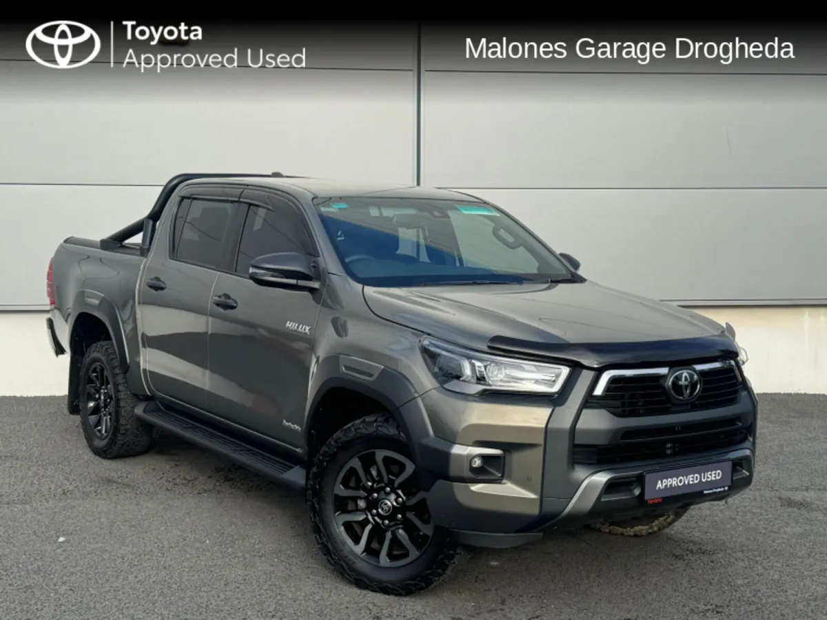 Toyota Hilux 2.8 Invincible Auto - Image 1