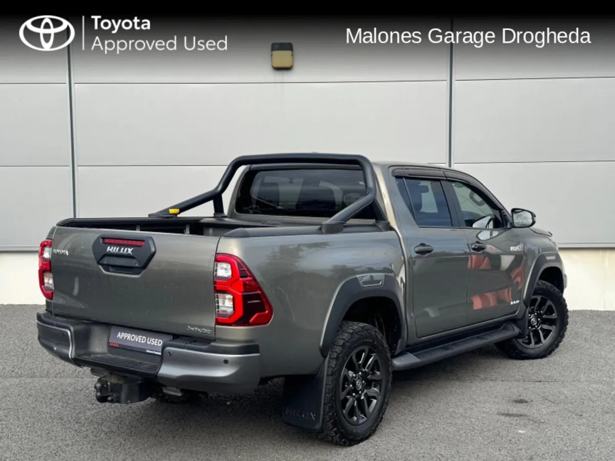 Toyota Hilux 2.8 Invincible Auto - Image 2