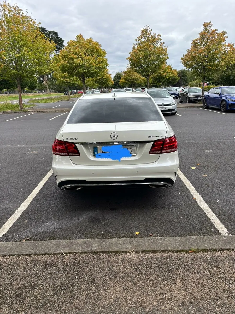Mercedes e300 hybrid - Image 3