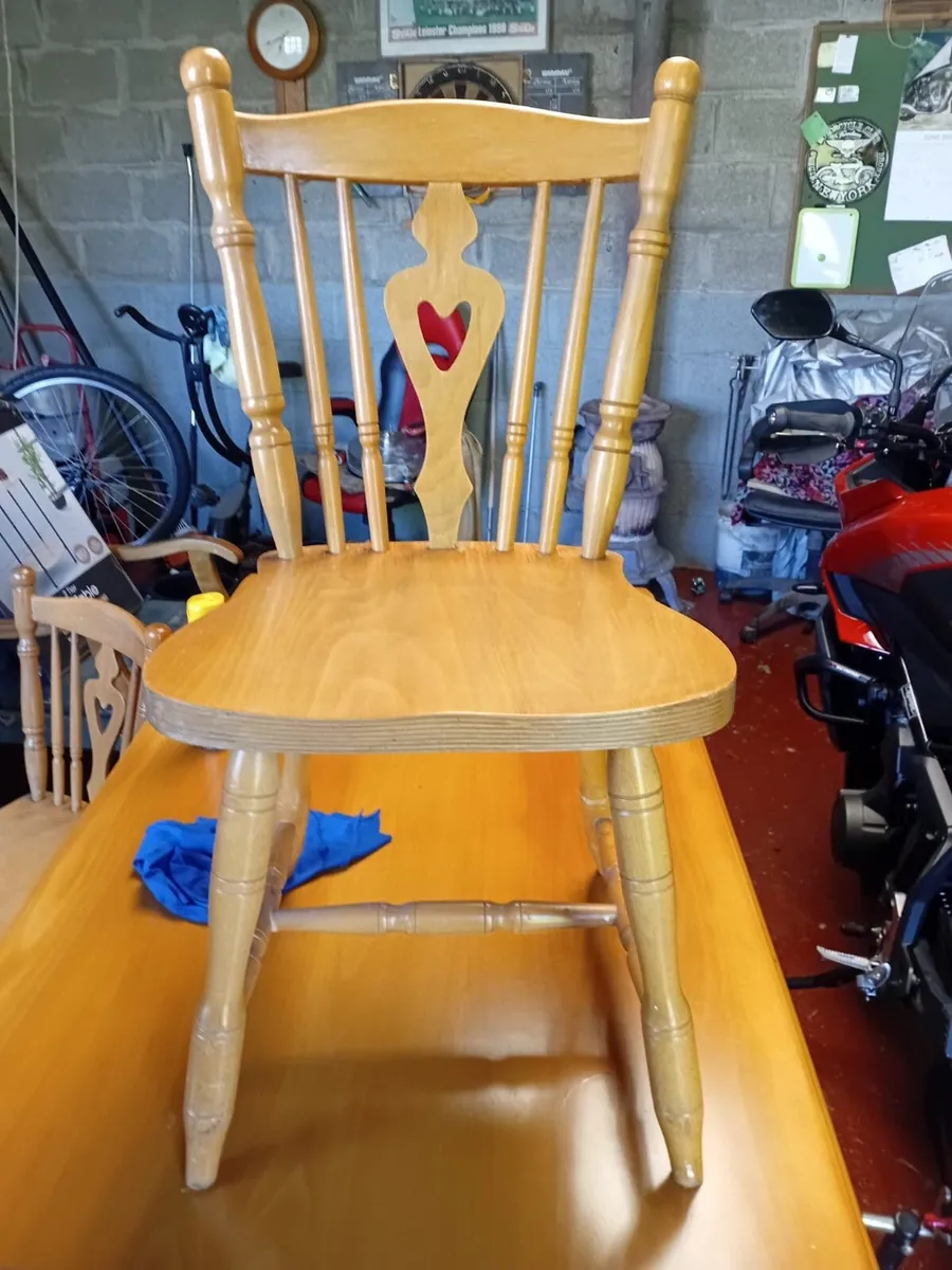 Table and 6 Chairs - Image 2