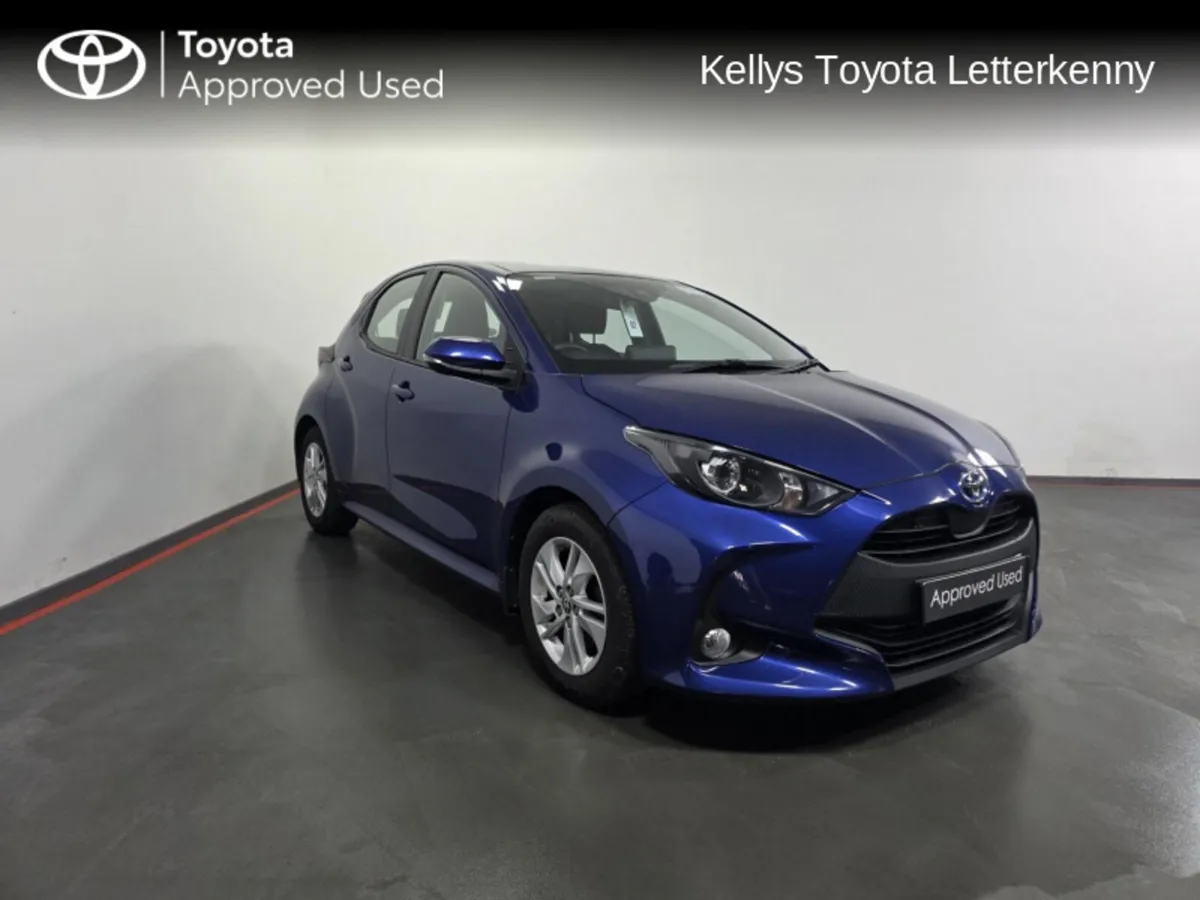 Toyota Yaris YARIS HYBRID LUNA #82 - Image 1