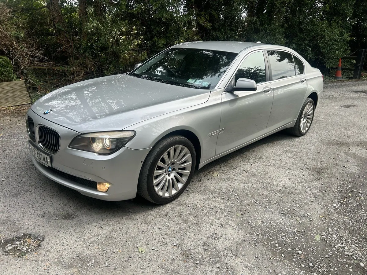 BMW 730LD  2011 - Image 2