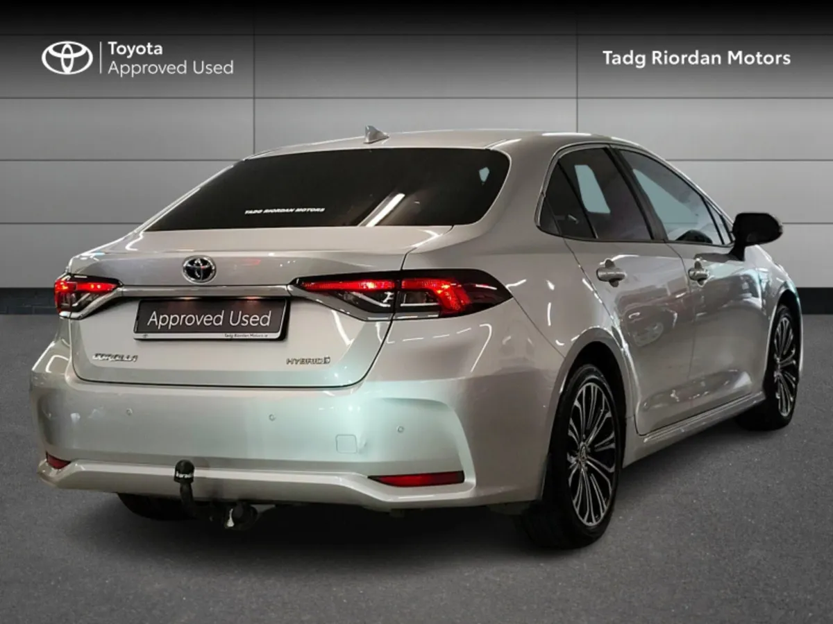 Toyota Corolla HYB LUNA SPORT - Image 2