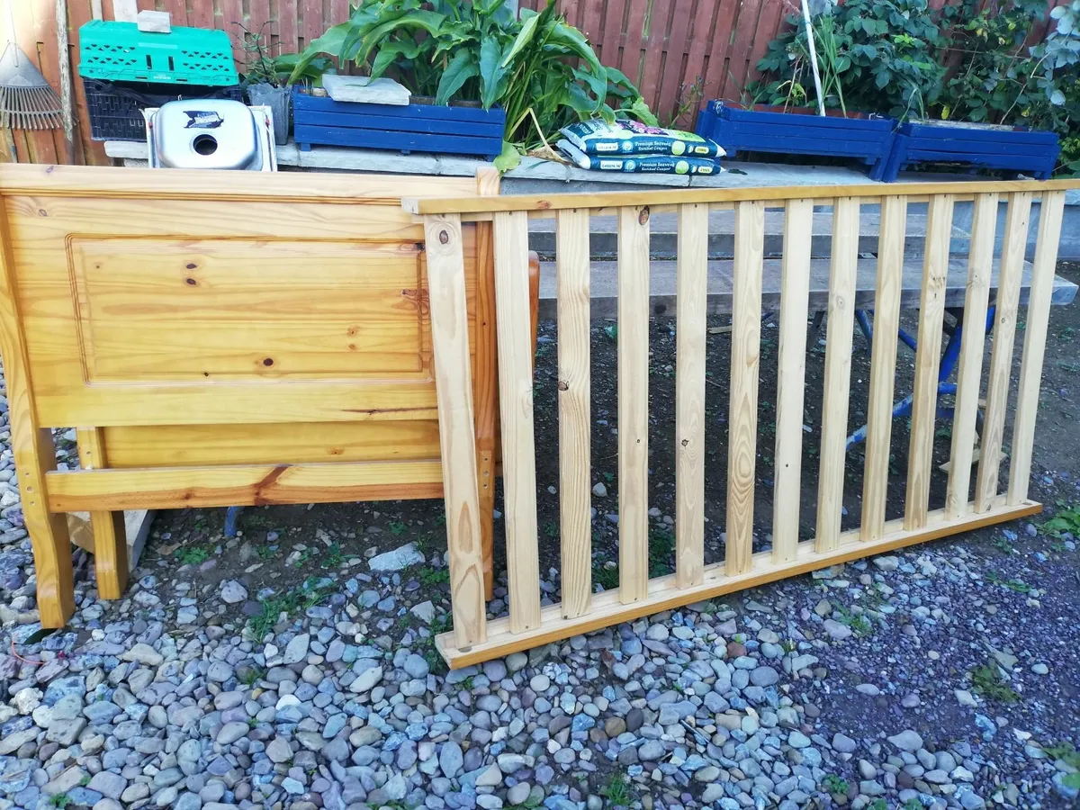 Single bed - Image 2
