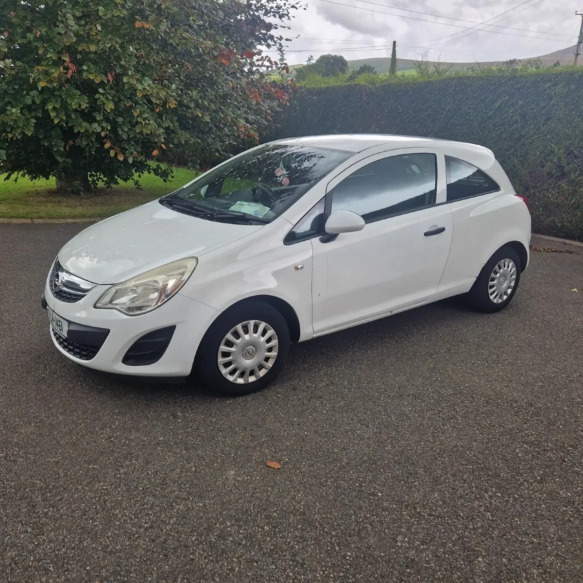 car - Image 1