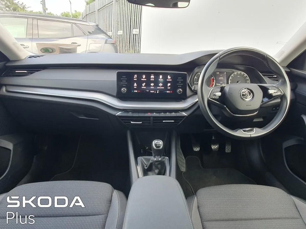 Skoda Octavia Octavia AMB 1.0tsi 110HP Call Corma - Image 2