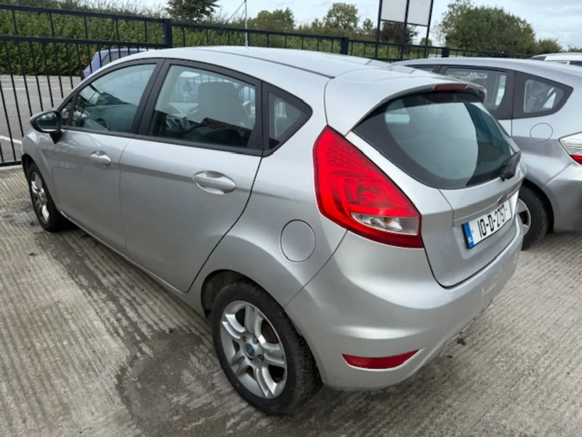 2010 FORD FIESTA - Image 3