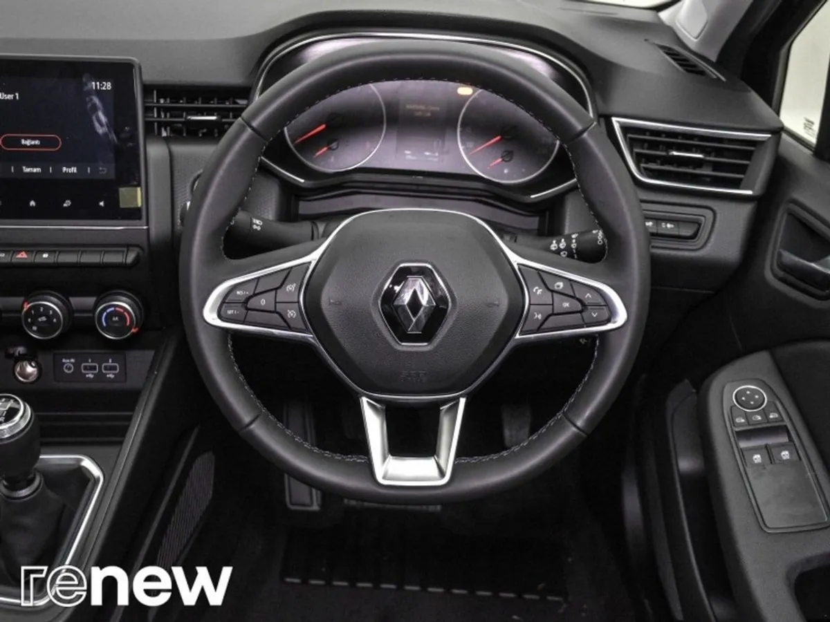 Renault Captur TCe 100 Iconic - Image 2