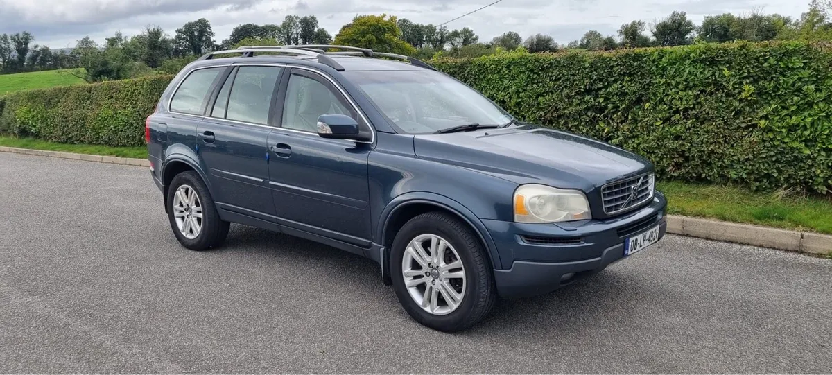 08 Volvo XC 90 SE LUX AUTO 4x4 - Image 2