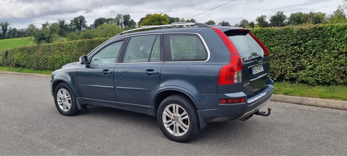 08 Volvo XC 90 SE LUX AUTO 4x4 - Image 3