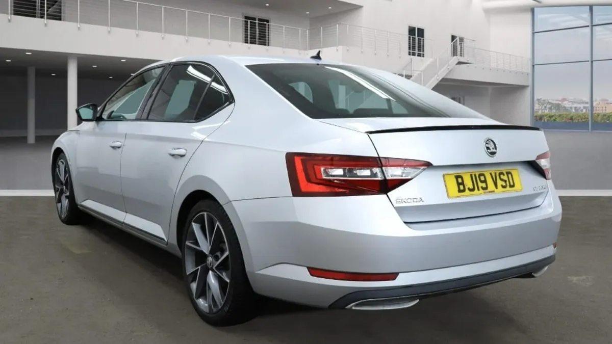 Skoda Superb 2019 - Finance approval in 1 hour - Image 3