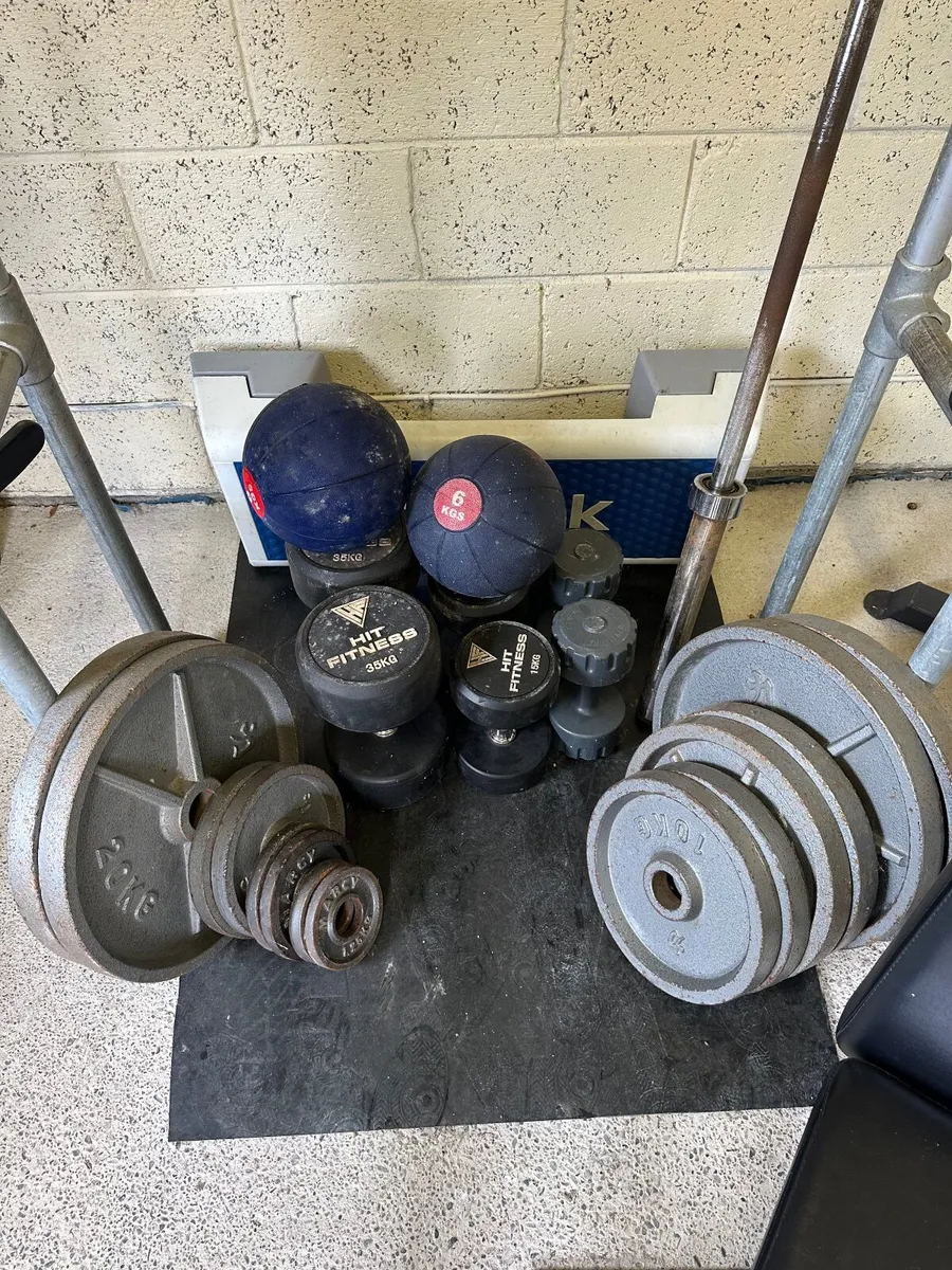 Olympic Bar (20kgs), 147.5 kgs metal plates & more - Image 2