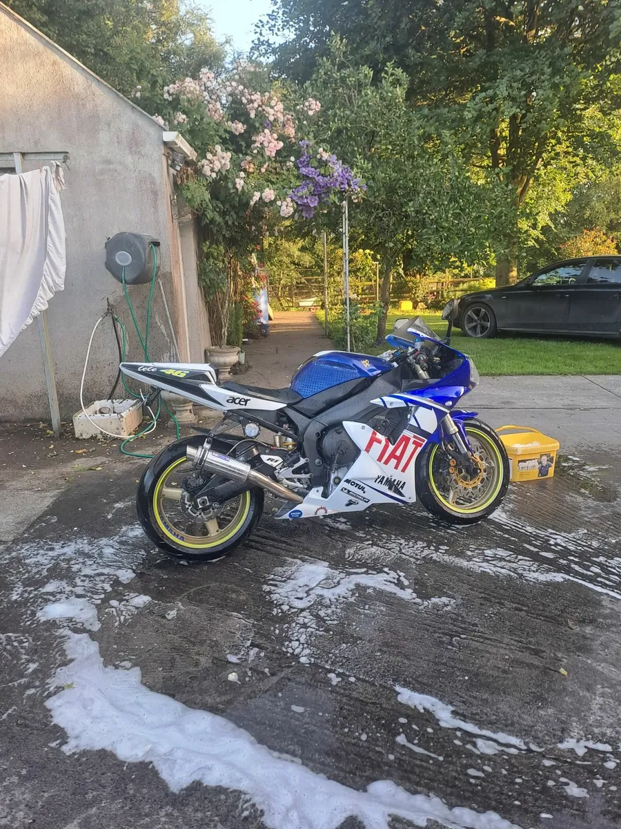 Yamaha r1 - Image 1