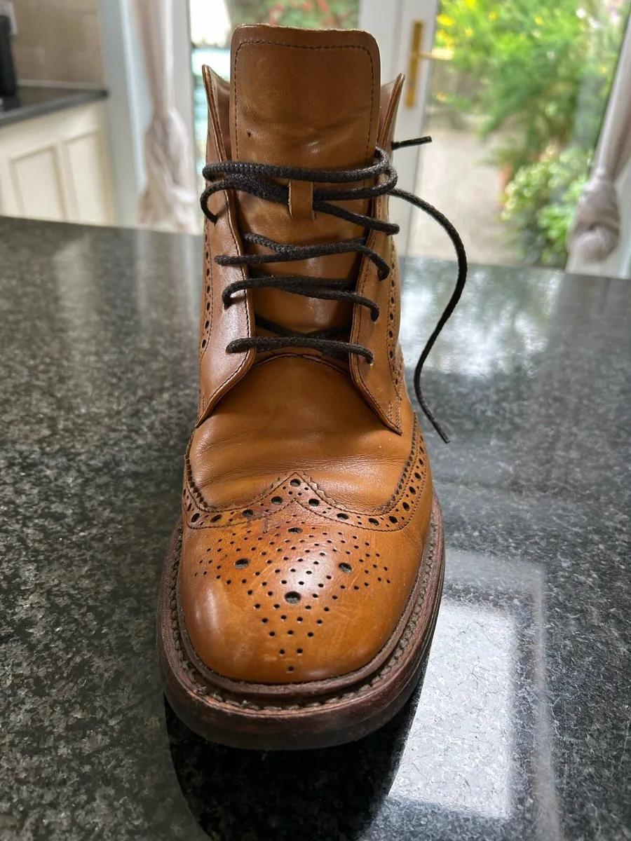 Men’s size 8 boots - Image 3
