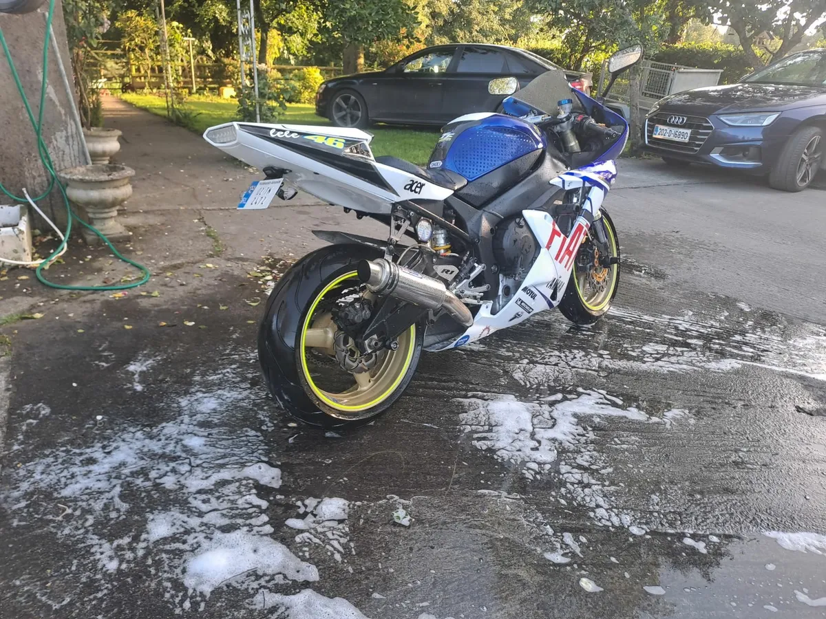 Yamaha r1 - Image 2