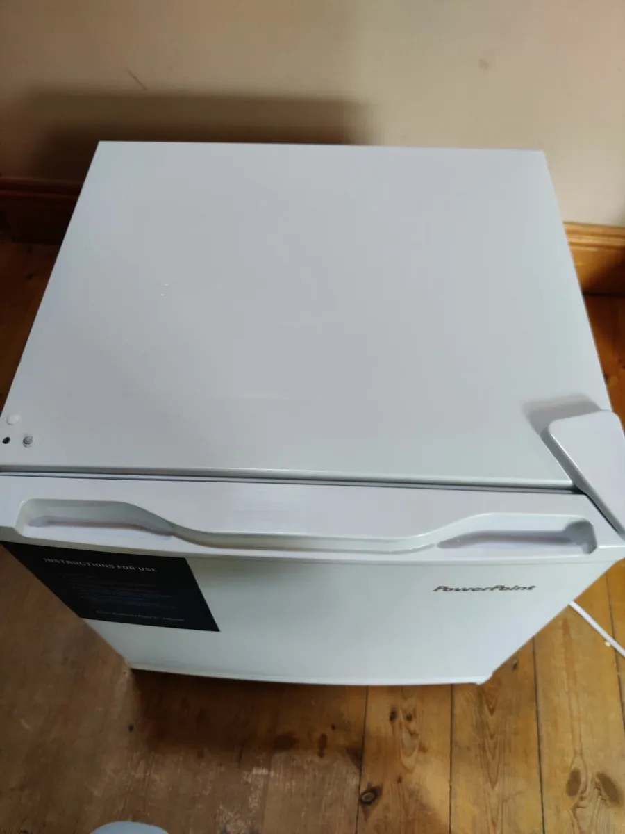 Small fridge - Image 2