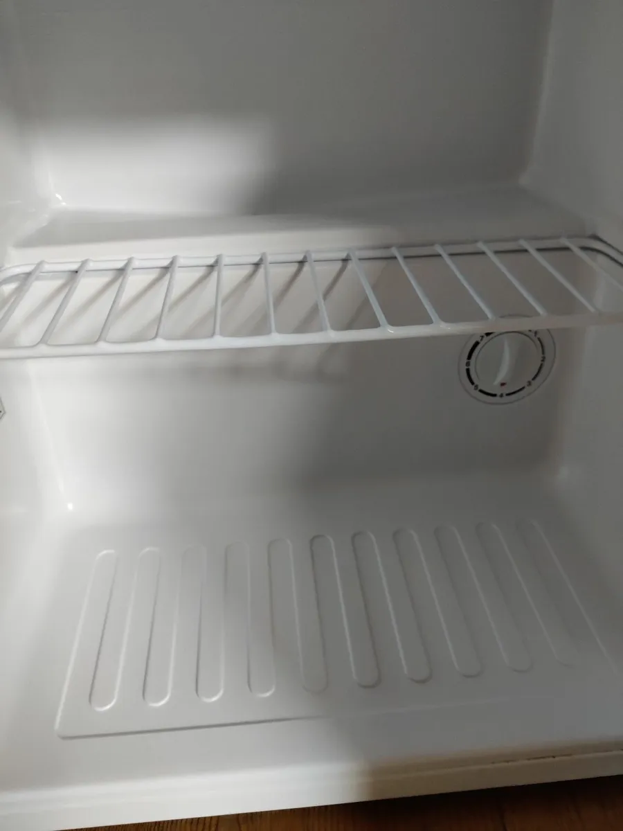 Small fridge - Image 3