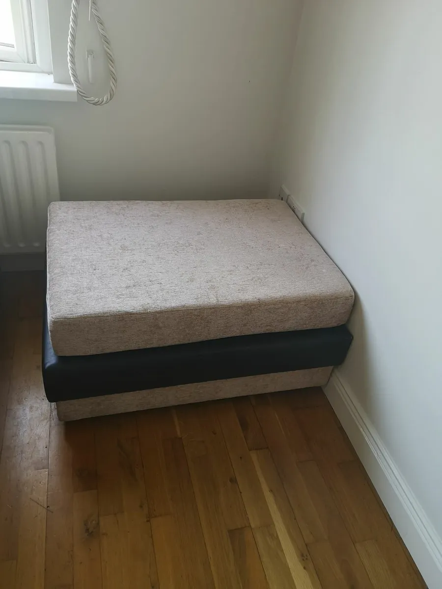 Couch - Image 2