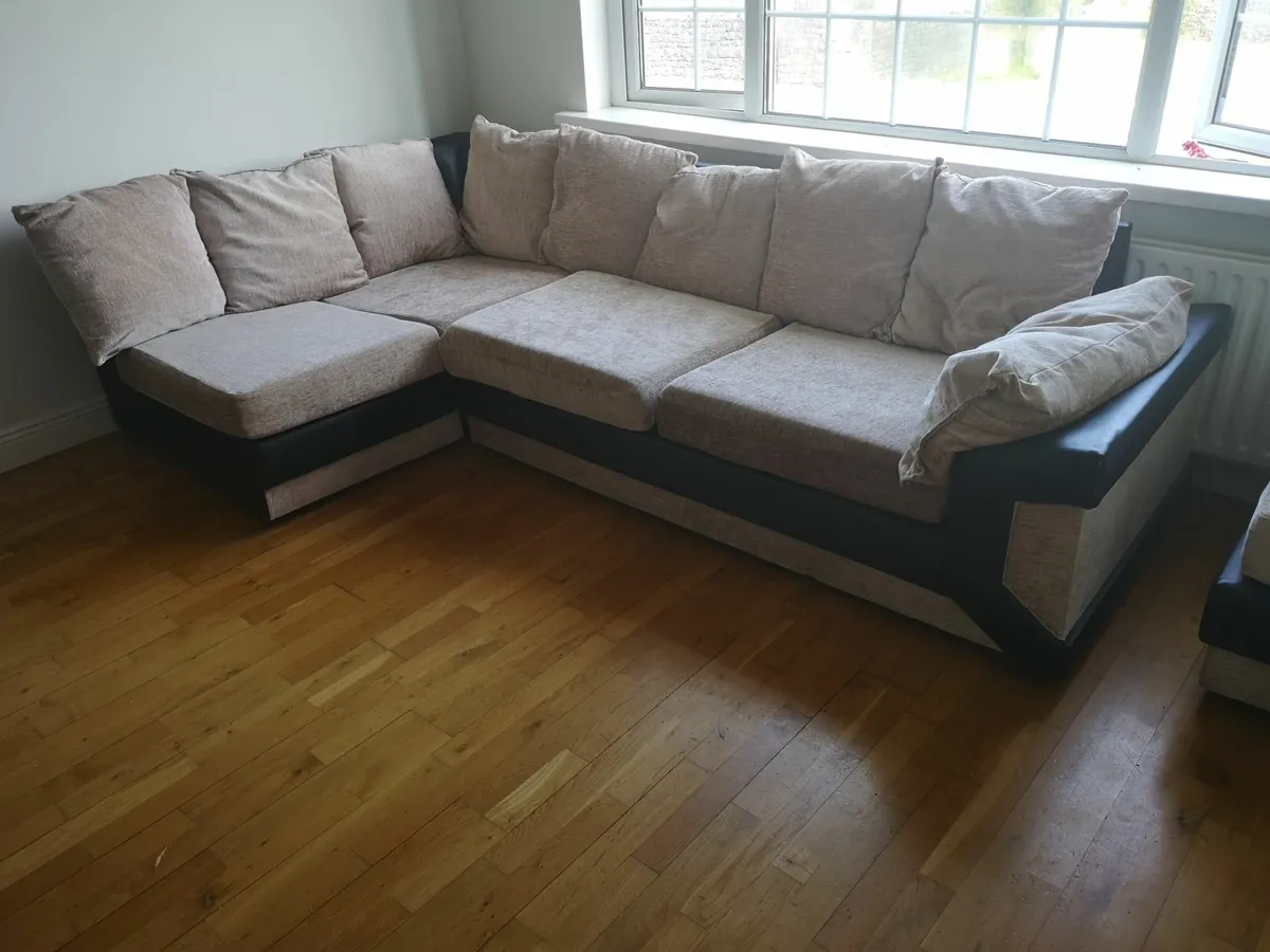 Couch - Image 3
