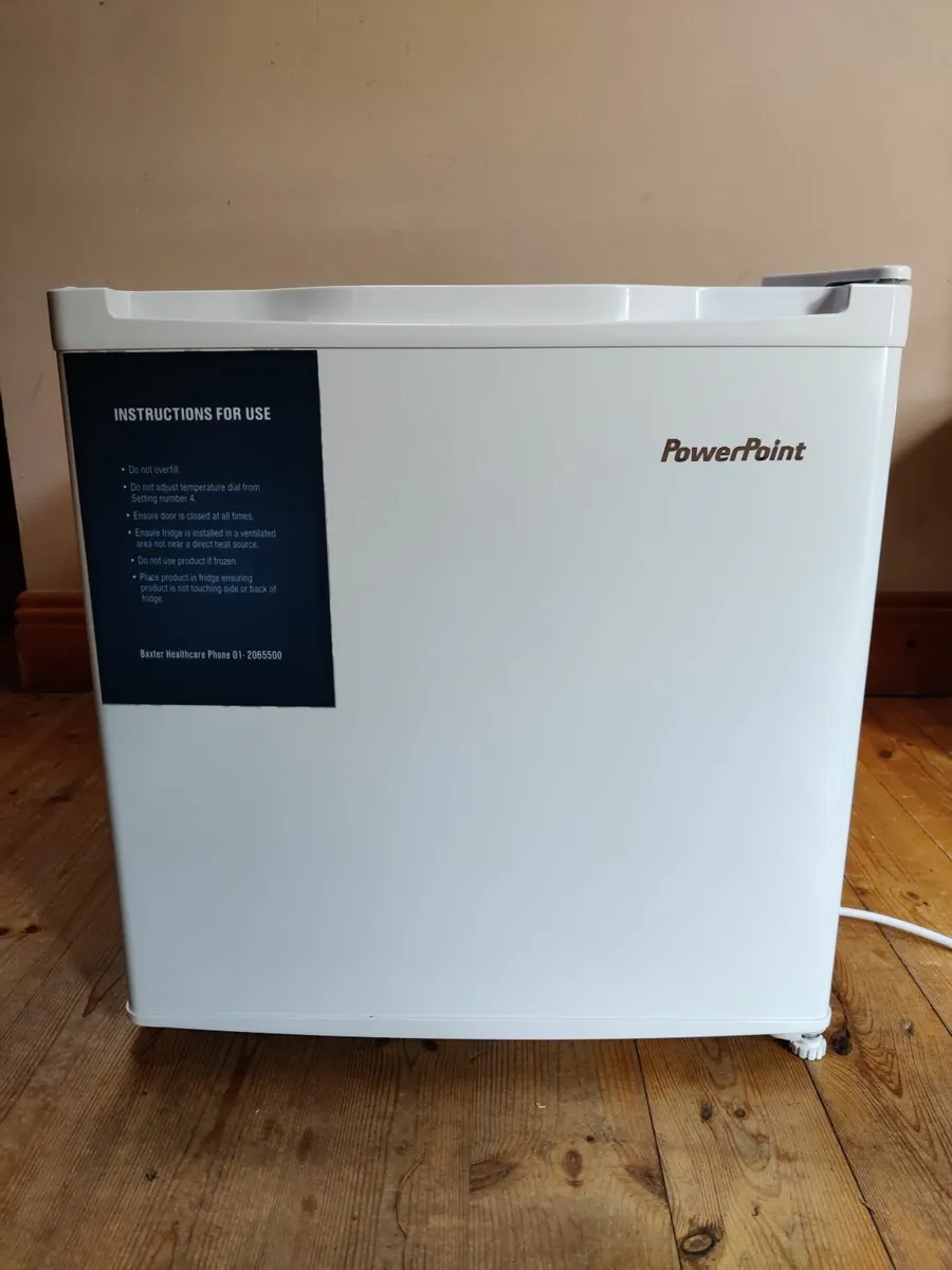 Small fridge - Image 1