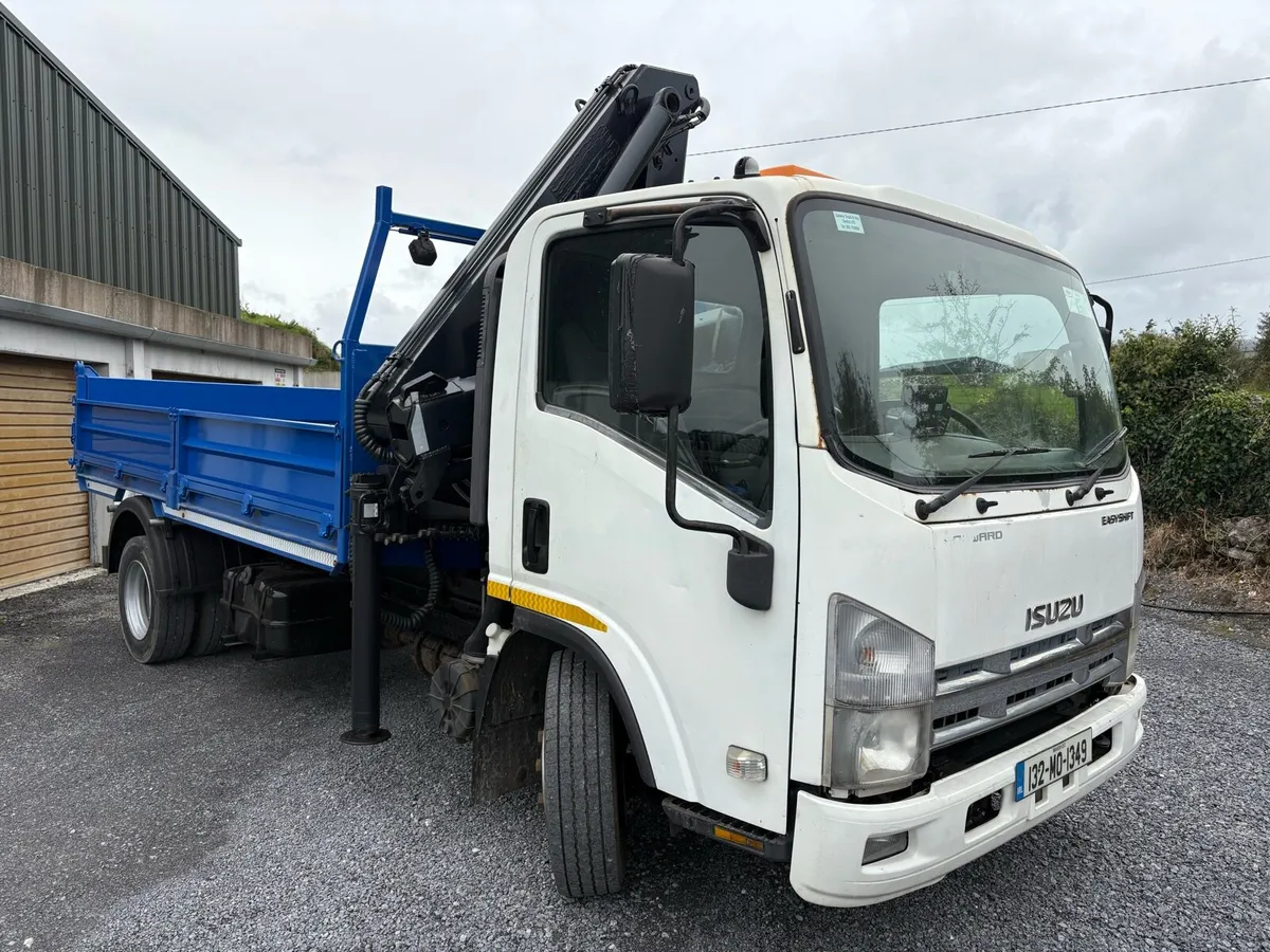 Isuzu tipper - Image 3
