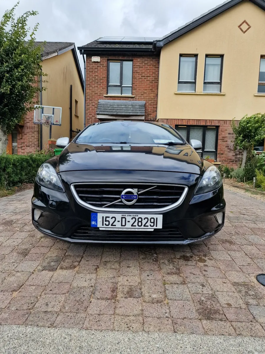 Volvo V40 2015 - Image 1