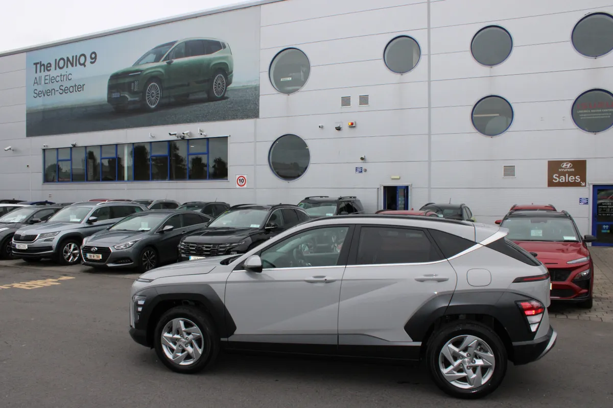 Hyundai KONA 2023 - Image 2