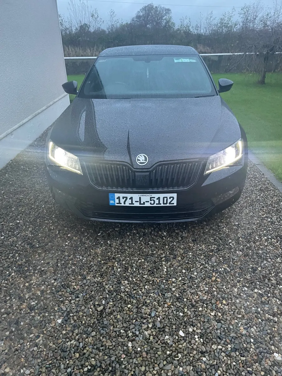 Skoda Superb 2017 - Image 1